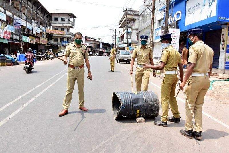 പ്രധാന ന​ഗരങ്ങളിലെ റോഡുകൾ അടച്ചു; 10 മണിക്കൂർ യാത്രാനിരോധനം ; നിയന്ത്രണം ലം​ഘിക്കുന്നവർക്കെതിരെ കടുത്ത നടപടി