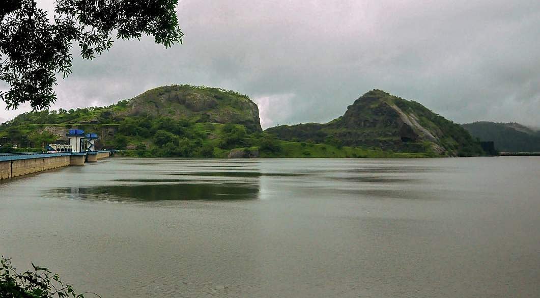 ഇടുക്കിയില്‍ മുന്‍ വര്‍ഷത്തെക്കാള്‍ 17 അടി വെള്ളം കൂടുതല്‍ ; ഡാമുകളിലെല്ലാം 10 ശതമാനത്തോളം അധികജലം ; ജലനിരപ്പ് താഴ്ത്തണമെന്ന് മുന്നറിയിപ്പ്