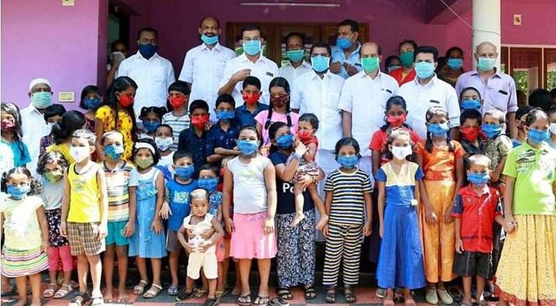 കോവിഡ് പ്രോട്ടോക്കോൾ ലംഘിച്ച് മാസ്ക് വിതരണം :  എംഎൽഎയ്ക്കെതിരെ കേസെടുത്തു