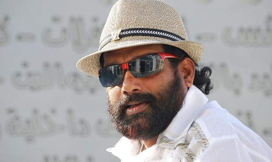 'കയ്യിൽ പാസുണ്ടായിട്ടും നാട്ടിലെത്താൻ പറ്റുന്നില്ല, പെണ്ണായിരുന്നെങ്കിൽ പലരും സഹായിച്ചേനെ'; ബാം​ഗ്ലൂരിൽ നിന്ന് വയനാട്ടിലേക്ക് നടന്ന്  സംവിധായകൻ