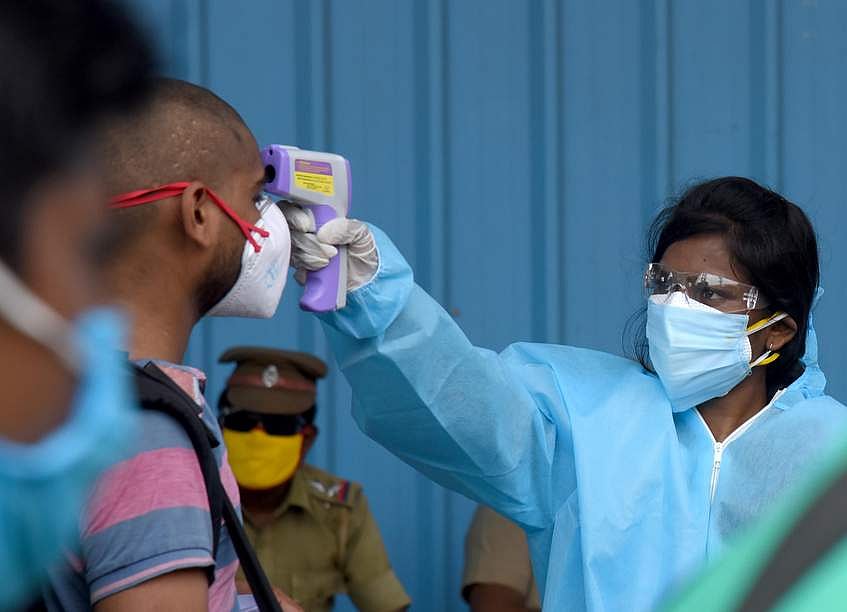 ഇന്നലെ സംസ്ഥാനത്തെത്തിയ പ്രവാസികളിൽ ഏഴ്പേർക്ക് കോവിഡ് രോഗ ലക്ഷണങ്ങൾ ; ഐസൊലേഷനിലേക്ക് മാറ്റി