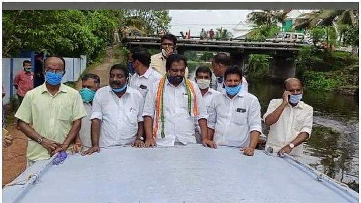കോവിഡ് നിര്‍ദേശങ്ങള്‍ ലംഘിച്ച് സമരം; കൊടിക്കുന്നില്‍ സുരേഷിന് എതിരെ കേസ്