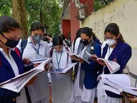 എസ്എസ്എൽസി, ഹ​യർ സെക്കൻഡറി പരീക്ഷ; ഒരു മുറിയിൽ 20 വിദ്യാർത്ഥികൾ; കുട്ടികൾ കൂട്ടം ചേരരുത്; മാർ​ഗ നിർദ്ദേശങ്ങൾ ഇങ്ങനെ