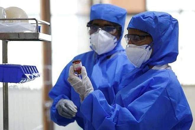 പിപിഇ കിറ്റ് ധരിച്ചില്ല, ഒരു ദിവസം മുഴുവൻ കോവിഡ് രോഗികളെ പരിചരിച്ചത് മാസ്കും കയ്യുറകളും മാത്രമുപയോ​ഗിച്ച്; രണ്ട് ഹെഡ് നഴ്സുമാർ ക്വാറന്റൈനിൽ 