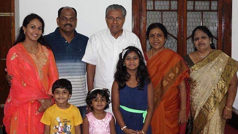'75നേയും യൗവനമെന്നു വിളിക്കാമെന്ന് തെളിയിച്ച പ്രിയ സഖാവേ', ആശംസയുമായി റോഷൻ ആൻഡ്രൂസ്