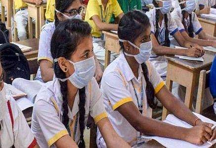 എസ്എസ്എല്‍സി, പ്ലസ് ടു പരീക്ഷകള്‍ നാളെ മുതല്‍; സ്‌കൂളുകളില്‍ പൊലീസിനെ വിന്യസിക്കും, യാത്രാ സൗകര്യമില്ലാത്ത കുട്ടികള്‍ക്ക് വാഹനം ഏര്‍പ്പെടുത്തും