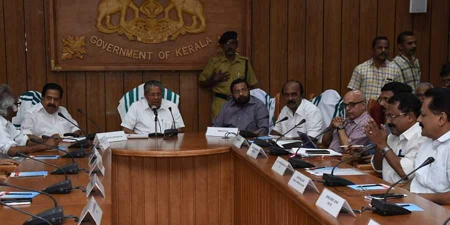 കോവിഡ് പ്രതിരോധം : സര്ക്കാര് വിളിച്ച സര്വകക്ഷിയോഗം ഇന്ന് ; യോഗം വീഡിയോ കോണ്ഫറന്സ് വഴി