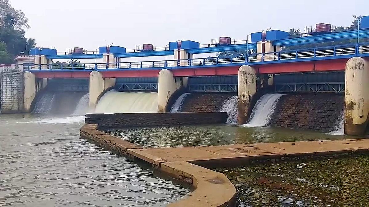 കരമനയാറിന്റെ തീരത്ത് വെള്ളപ്പൊക്ക സാധ്യത; അരുവിക്കര ഡാമിന്റെ നാല് ഷട്ടറുകളും ഉയര്‍ത്തി 