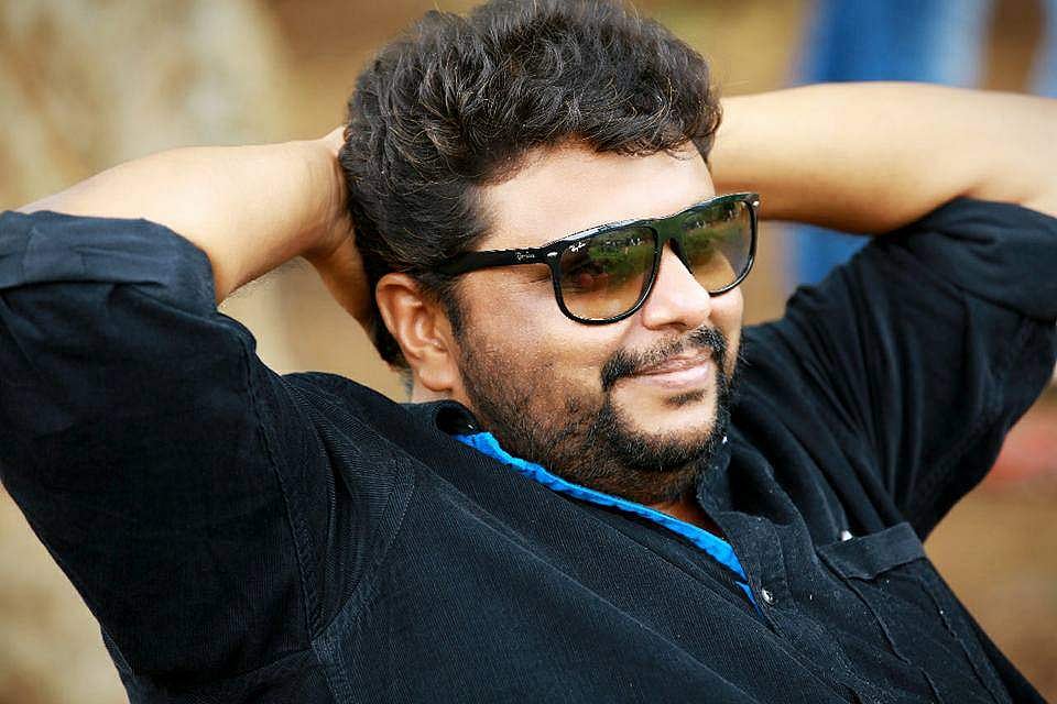 'അത് എന്നെ തിന്നുന്ന ഘട്ടം വന്നപ്പോൾ മൊഴിചൊല്ലി, ഉമ്മ ഏറ്റവും സന്തോഷിച്ചത് അന്നാണ്'; പുകവലി ഉപേക്ഷിച്ചതിനെക്കുറിച്ച് നിഷാദ്