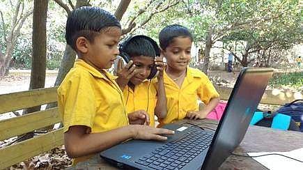 'ഫസ്റ്റ് ബെല്‍' നാളെ മുഴങ്ങും ; ഓണ്‍ലൈന്‍ ക്ലാസുകളുടെ വിഷയങ്ങളും സമയക്രമവും ഇന്ന് പുറത്തിറക്കും