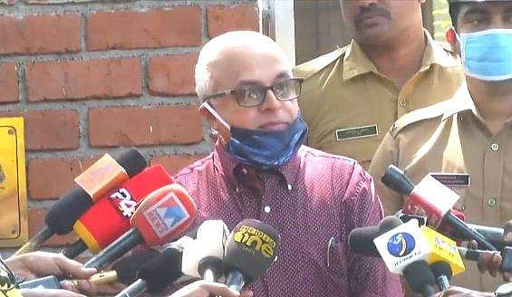 പാസ് കിട്ടാത്തവര്‍ക്ക് കോവിഡ് വാര്‍റൂമില്‍ വിളിക്കാം, ഒരു ദിവസം 12,000 പേരെ സ്വീകരിക്കും, മഹാരാഷ്ട്രയില്‍ നിന്നുളളവര്‍ക്ക് എന്‍ഒസി വേണ്ട: ചീഫ് സെക്രട്ടറി