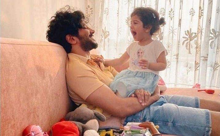 'പതിയെ വളർന്നാൽ മതി, നിന്നെ കുഞ്ഞുവാവയായി കണ്ട് മതിയായില്ല'; മകളുടെ പിറന്നാൾ ദിനത്തിൽ ദുൽഖർ