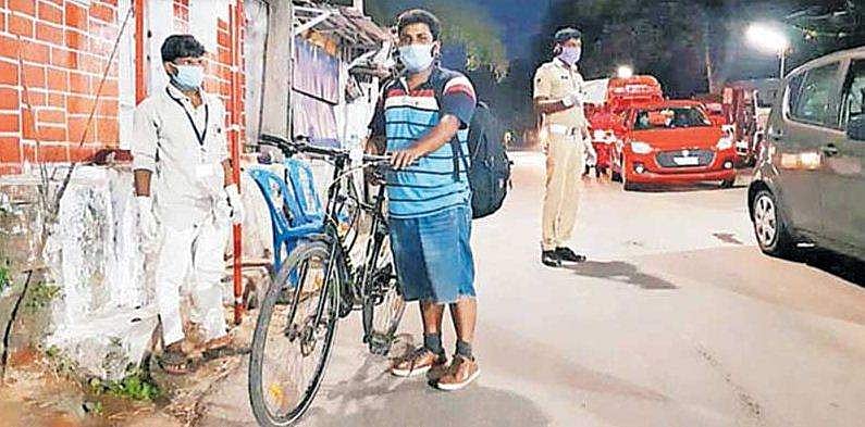 ജോലി തേടി ചെന്നൈയില്‍, ലോക്ക്ഡൗണില്‍ കുടുങ്ങി, നില്‍ക്കക്കള്ളിയില്ലാതെ സൈക്കിള്‍ ചവിട്ടി നാട്ടിലേക്ക്; യുവാവിന്റെ ദുരിത കഥ 