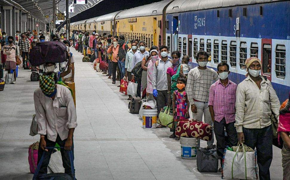 ഗുജറാത്തിലും മഹാരാഷ്ട്രയിലും അതീവ ഗുരുതരം, 24 മണിക്കൂറിനിടെ പൊലിഞ്ഞത് 62 ജീവന്‍; രാജ്യത്ത് ഇന്നലെ മാത്രം കോവിഡ് ബാധിച്ചത് 3561 പേര്‍ക്ക് 