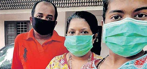 നില്‍ക്കക്കള്ളിയില്ലാതെയായി, ജോലിയും താമസവും ഉപേക്ഷിച്ച് മുംബൈയില്‍ നിന്ന് മാരാരിക്കുളത്തേക്ക് കാറില്‍; ഭക്ഷണം പോലുമില്ലാതെ താണ്ടിയത് 2000 കിലോമീറ്റര്‍