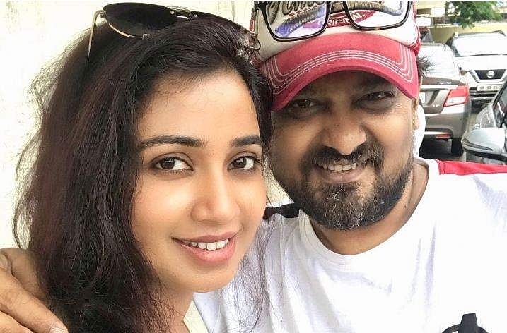 'കണ്ണടയ്ക്കുമ്പോൾ കാണുന്നത് നിങ്ങളുടെ ചിരിച്ച മുഖം മാത്രം, ഈ യാത്രാമൊഴി കഠിനം'; വാജിദ് ഖാന്റെ വേർപാടിൽ ശ്രേയ ഘോഷാൽ