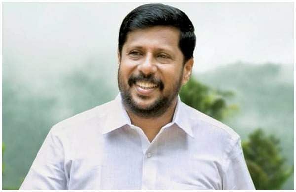 കെ വി അബ്ദുള് ഖാദര് എംഎല്എ സ്വയം നിരീക്ഷണത്തില്