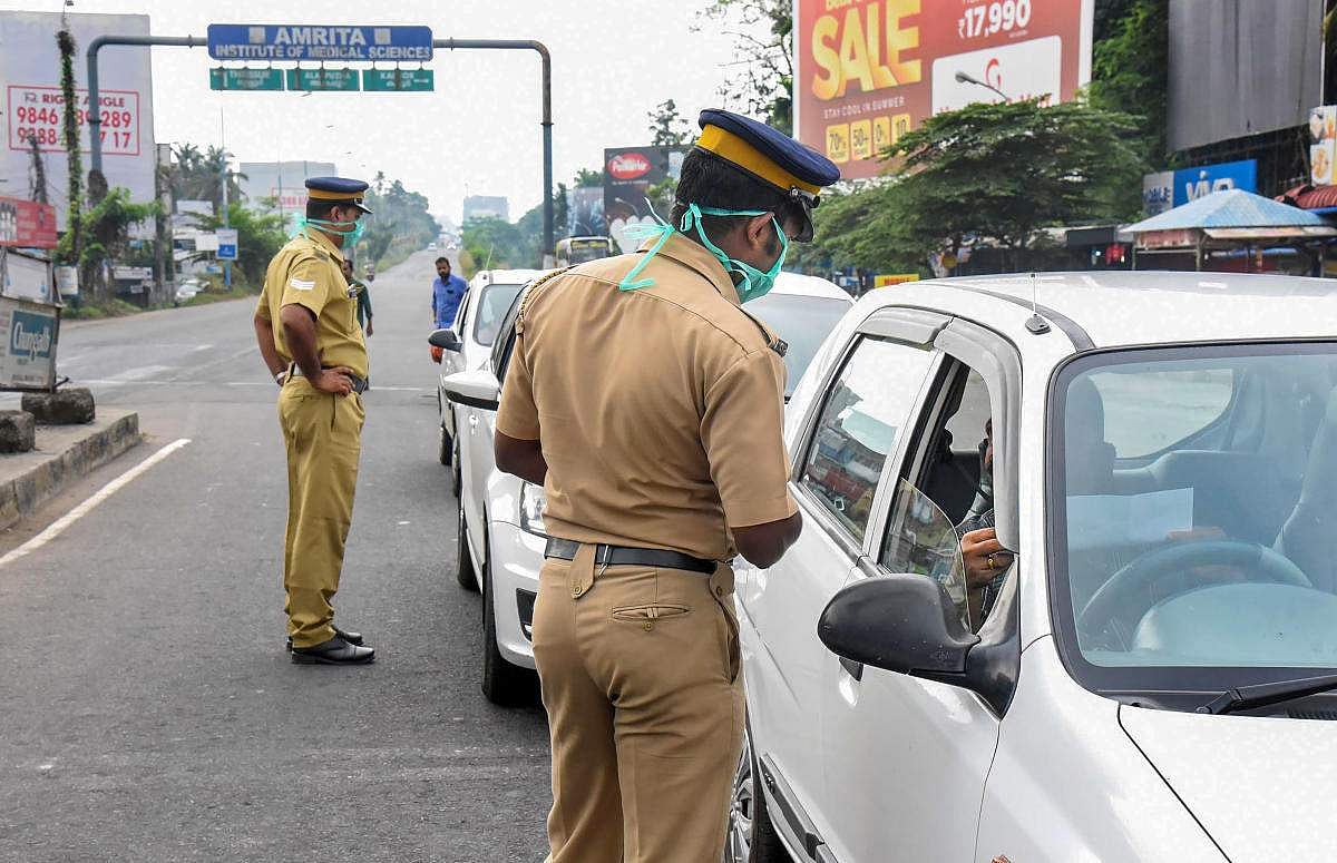 കോഴിക്കോട് കണ്ടെയ്ന്മെന്റ് സോണുകളില്ല; നാലു പഞ്ചായത്തുകളെ ഒഴിവാക്കി