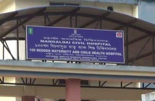 ഒരേ പേരുള്ള രണ്ട് പേര്‍; കോവിഡ് രോഗം മാറാത്ത വ്യക്തിക്ക് ഡിസ്ചാര്‍ജ്; സര്‍ക്കാര്‍ ആശുപത്രിയില്‍ ഗുരുതര വീഴ്ച; അന്വേഷണം