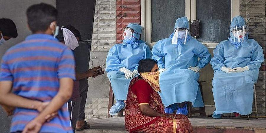 വരുന്നത് ഭീതിയുടെ നാളുകൾ; നവംബറിൽ രാജ്യത്ത് കോവിഡ് വ്യാപനം മൂർധന്യത്തിലെത്തും, വെന്റിലേറ്ററുകൾ തികയാതെവരും