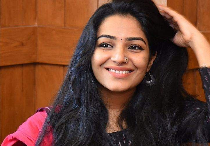 അതിൽ ലജ്ജിക്കേണ്ട കാര്യമില്ല, ഞാനും മാനസികാരോഗ്യ വിദഗ്ധനെ കണ്ടിട്ടുണ്ട്; രജിഷ വിജയൻ