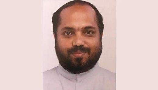 പളളിയിലെ തീപിടിത്തത്തില്‍ ചിലര്‍ക്ക് പൊളളലേറ്റതില്‍ മനോവിഷമത്തില്‍, വൈദികന്റെ മരണത്തില്‍ ദുരൂഹതയില്ലെന്ന് പൊലീസ്