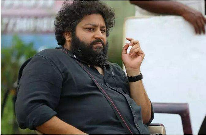 'ആരാടാ തടയാൻ' സിനിമ പേരല്ല, തീരുമാനമാണ്; നിലപാട് വ്യക്തമാക്കി ലിജോ ജോസ് പെല്ലിശേരി 