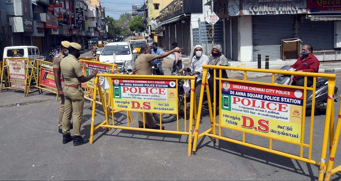 അതിര്‍ത്തികള്‍ അടച്ചു; അന്തര്‍ജില്ലായാത്രകള്‍ക്ക് നിയന്ത്രണം; നിയന്ത്രണങ്ങള്‍ കടുപ്പിച്ച് തമിഴ്‌നാട്