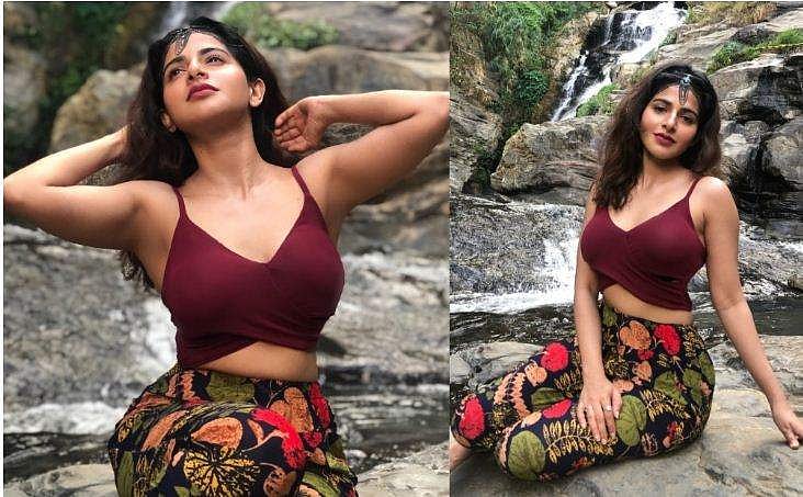 വെള്ളച്ചാട്ടത്തിനരികിൽ 'അഴകി'യായി ഐശ്വര്യ മേനോൻ; ചിത്രങ്ങൾ വൈറൽ