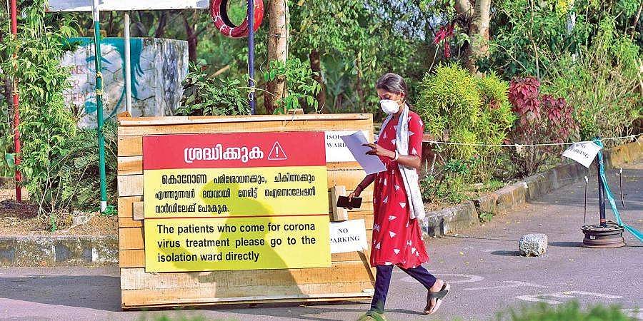 ഇന്ന് എറണാകുളത്തും ആലപ്പുഴയിലുമടക്കം നാല് ജില്ലകളിൽ അമ്പതിന് മുകളിൽ കോവിഡ് കേസുകൾ; ജില്ലതിരിച്ചുള്ള കണക്ക്