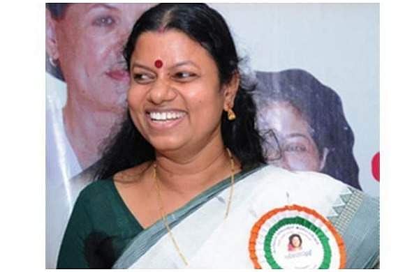 ഇ പി ജയരാജന്റെ ഭാര്യയുടെ ചിത്രം മോര്ഫ് ചെയ്ത് സ്വപ്ന സുരേഷിന്റേതാക്കി; ബിന്ദു കൃഷ്ണയ്ക്ക് എതിരെ ഡിവൈഎഫ്ഐ പരാതി