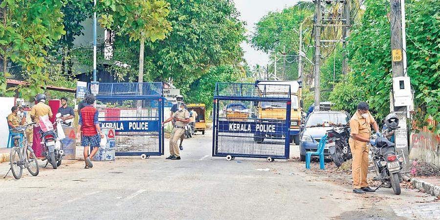 സര്‍ക്കാര്‍ കണക്കില്‍ പിഴവ്, എറണാകുളത്ത് ഇന്നലെ കോവിഡ് ബാധിതര്‍ 50, സാങ്കേതിക തകരാര്‍ എന്ന് മന്ത്രി വി എസ് സുനില്‍കുമാര്‍; ചെല്ലാനത്ത് അതീവ ഗുരുതരം 