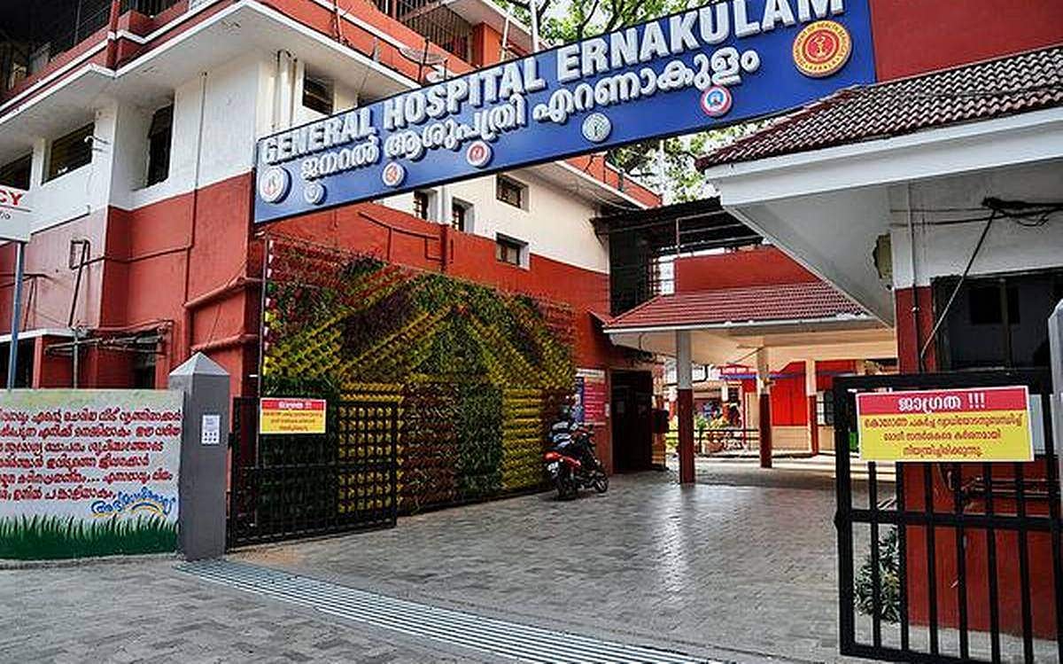 എറണാകുളം ജനറല്‍ ആശുപത്രിയില്‍ ഡോക്ടര്‍ക്ക് കോവിഡ് ; ജില്ലയില്‍ സമ്പര്‍ക്കവ്യാപനം രൂക്ഷമാകുന്നു