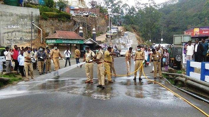 മൂന്നാറില്‍ അതീവ ജാഗ്രത ; ടൗണ്‍ കണ്ടെയ്ന്‍മെന്റ് സോണാക്കി ; കര്‍ശന നിയന്ത്രണം