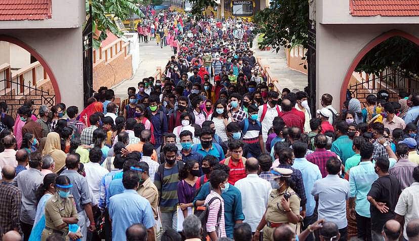 തിരുവനന്തപുരത്ത് പരീക്ഷ എഴുതിയ ഒരു കൊല്ലം സ്വദേശിക്കും കോവിഡ്; ആശങ്കയേറ്റി കീം