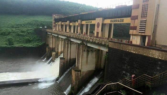 മണിയാര്‍ ബാരേജിന്റെ അഞ്ച് ഷട്ടറുകള്‍ ഉയര്‍ത്തി; പമ്പ, കക്കാട്ടാര്‍ തീരവാസികള്‍ക്ക് ജാഗ്രതാനിര്‍ദേശം