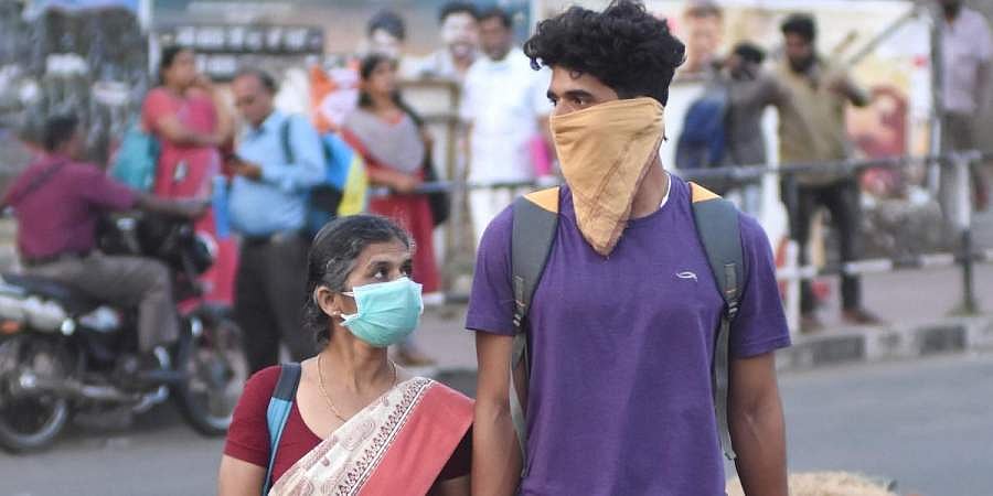 കോവിഡ് ബാധിതരിൽ ഏറെയും സമ്പർക്കത്തിലൂടെ, തലസ്ഥാനത്ത് 88 ശതമാനം, കൊച്ചിയിൽ 71; ആശങ്കയേറുന്നു 