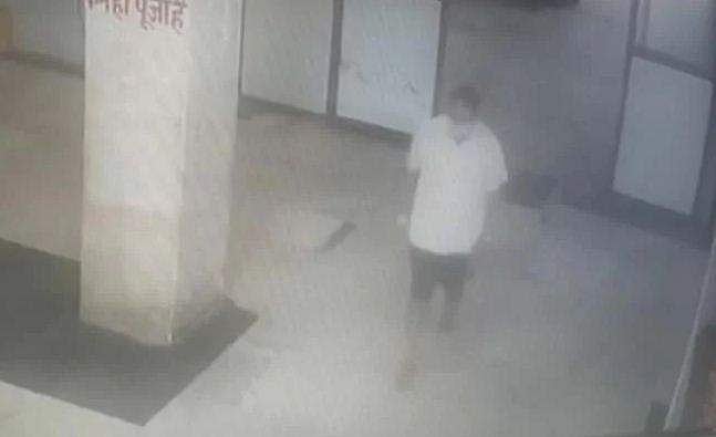 കോവിഡ് രോഗി ആശുപത്രിയില്‍ നിന്ന് മുങ്ങി; മൃതദേഹം പിറ്റേ ദിവസം കുറ്റിക്കാട്ടില്‍; പരാതിയുമായി ബന്ധുക്കള്‍