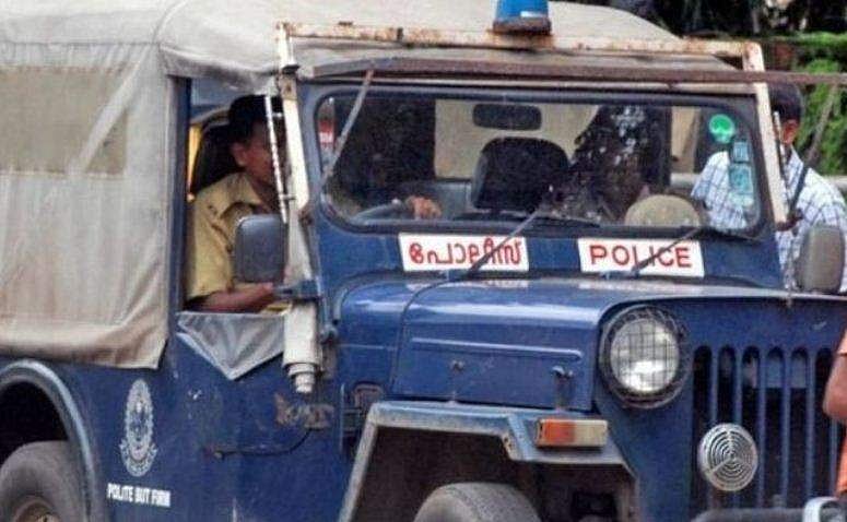 ക്വാറന്‍റീൻ ലം​ഘിച്ച് കറക്കം : ചോദ്യം ചെയ്ത ദ്രുതകര്‍മ്മസേന പ്രവര്‍ത്തകരെ മർദ്ദിച്ചു ; സിപിഎം നേതാവിനെതിരെ കേസെടുത്തു