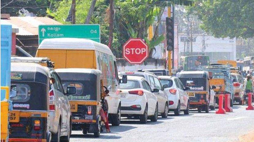 കൊല്ലത്ത് ഇന്നുമുതൽ കടുത്ത നിയന്ത്രണം ; ലംഘിക്കുന്നവർക്കെതിരെ കടുത്ത നടപടി, സ്വകാര്യ വാഹനങ്ങൾക്ക് പ്രത്യേക ക്രമീകരണം ഇങ്ങനെ..