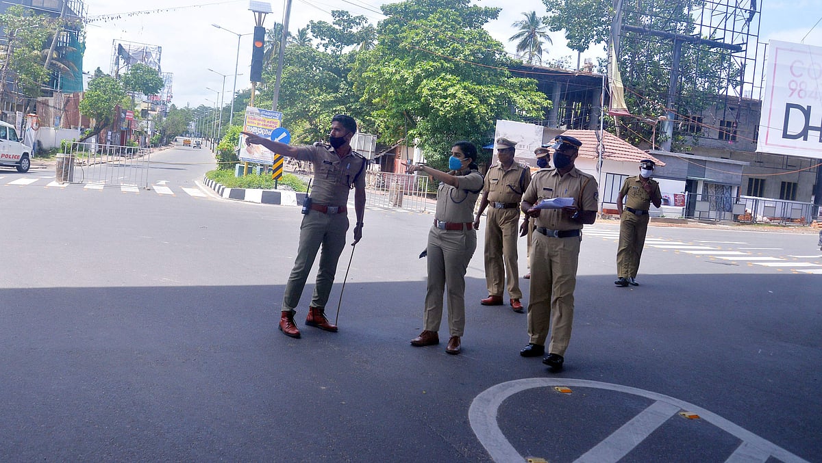 പൂന്തുറയിൽ കോവിഡ് സൂപ്പർ സ്പ്രെഡ്; മറ്റന്നാൾ വീടുകളിൽ അണുനശീകരണം; കടലിലും നിയന്ത്രണം