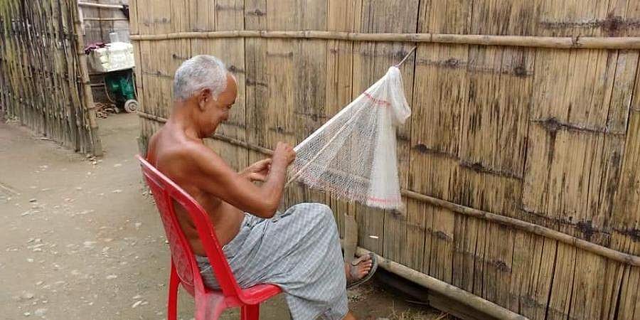 'എല്ലാ കമ്മ്യൂണിസ്റ്റുകാരേയും വിലയ്‌ക്കെടുക്കാന്‍ സാധിക്കില്ല'; മണ്‍കൂരയിലിരുന്ന് ലക്ഷ്മികാന്ത റോയി പറഞ്ഞു; തൃണമൂലിന്റെ ക്ഷണം തള്ളി സിപിഎം മുന്‍ എംഎല്‍എ