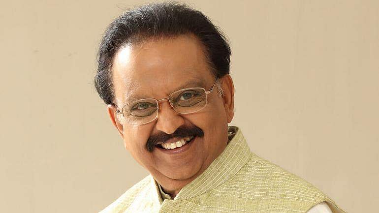 എസ്പി ബാലസുബ്രഹ്മണ്യം വെന്റിലേറ്ററില്‍ തുടരുന്നു ; ആരോഗ്യനിലയില്‍ നേരിയ പുരോഗതി ; പ്രാര്‍ത്ഥന തുടരണമെന്ന് മകന്‍