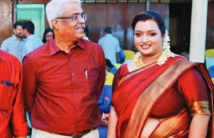 'കുറ്റപത്രം സമർപ്പിക്കുന്നത് വരെ അവധിയെടുക്കുക, സാധിക്കുമെങ്കിൽ തിരുവനന്തപുരം വിടുക'- ശിവശങ്കറും ചാർട്ടേഡ് അക്കൗണ്ടന്റും തമ്മിലുള്ള ചാറ്റ് പുറത്ത്