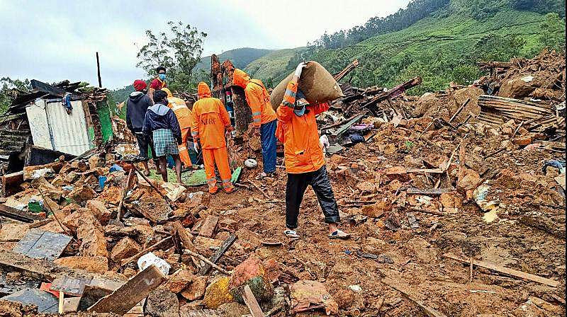 അഞ്ച് പേരെ ഇനിയും കണ്ടെത്താനായില്ല, വെല്ലുവിളിയായി കടുവയും; പെട്ടിമുടിയിൽ തിരച്ചിൽ തുടരും 