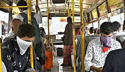 യാത്രക്കാരൻ മാസ്‌ക് ഇട്ടില്ല ; ബസ് നേരെ പാഞ്ഞത് പൊലീസ് സ്റ്റേഷനിലേക്ക് ; ഒടുവിൽ ഫൈനും അടച്ച് മുഖാവരണവും ധരിച്ച് പുറത്തേക്ക്
