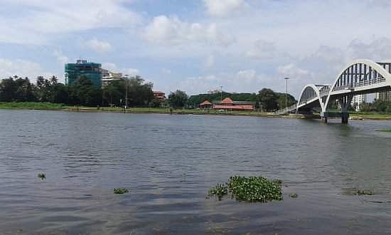 അജ്ഞാത മൃതദേഹത്തിനായി നാലു മണിക്കൂര് തിരച്ചില്; കയ്യില് തടഞ്ഞത് 'ഡമ്മി'; പിടികൊടുക്കാതെ 'പോയി'