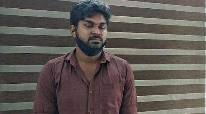 വനിത മെമ്പർമാരുടെ നമ്പറുകൾ ശേഖരിച്ച് വാട്സ്ആപ്പ് ​ഗ്രൂപ്പുണ്ടാക്കി, പിന്നാലെ ന​ഗ്നതാ പ്രദർശം; യുവാവ് അറസ്റ്റിൽ