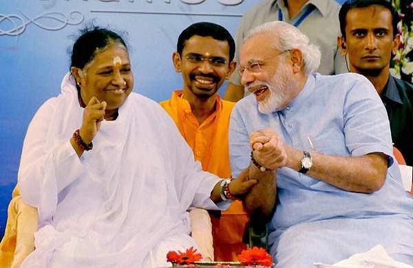 രക്ഷാബന്ധന്‍ ദിനത്തില്‍ പ്രധാനമന്ത്രിക്ക് ആശംസയുമായി മാതാ അമൃതാനന്ദമയി