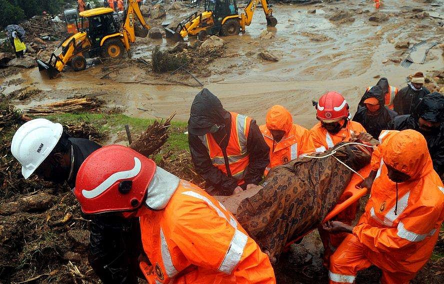 പെട്ടിമുടിയില്‍ അഞ്ചുമൃതദേഹങ്ങള്‍ കൂടി കണ്ടെത്തി ; മരണം 22 ആയി; 49 പേര്‍ക്കായി തിരച്ചില്‍